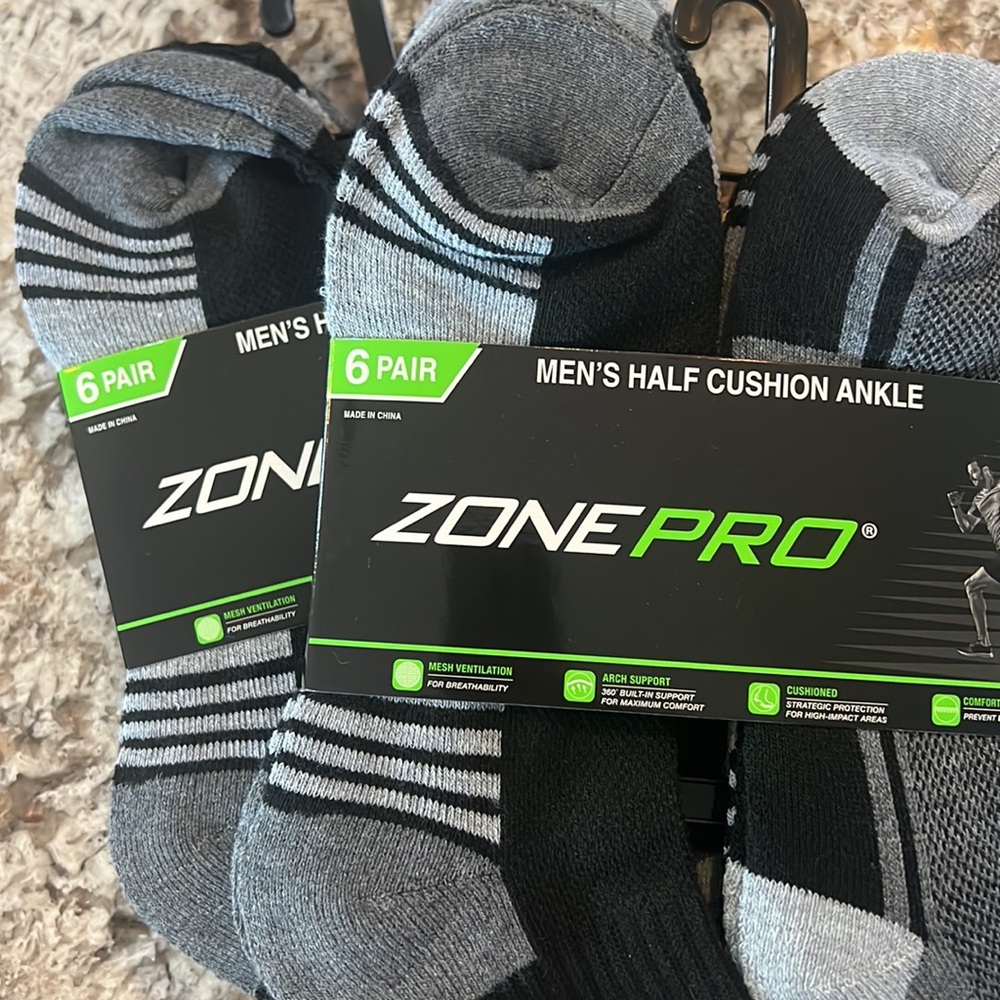 COPY - 12 pair of men’s Zone Pro Half Cushion Ankle socks. - Picture 2 of 4